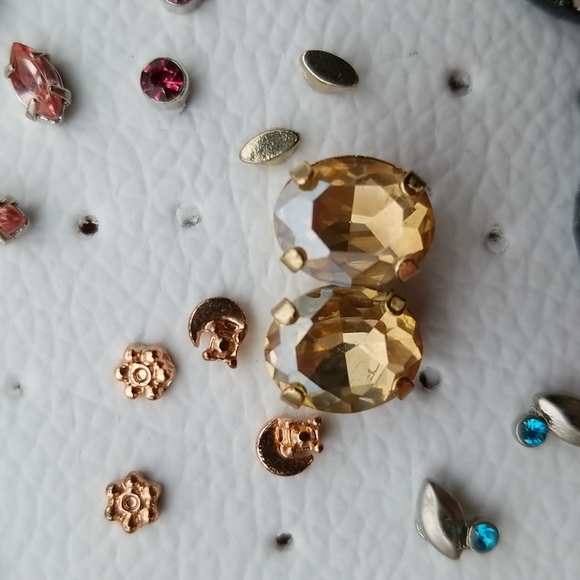 Assorted earrings - Picture 7 of 13